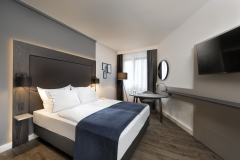 Grand City Holiday Inn Berlin; Hotel; Bar, Restaurant