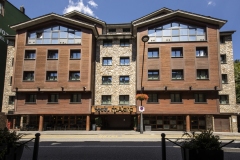 Hotel-Magic-Massana-Exterior-Summer-01