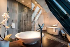 fue01-suite-bathroom1.low-res