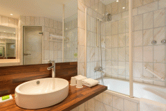 KOB21-suite-bathroom1.low-res