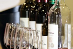 wine-tasting-1376267_1280